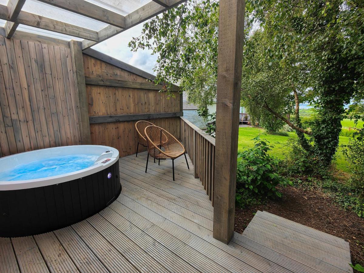 The View At Moneylands Villa *